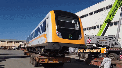 昆明地铁4号线新车2.gif