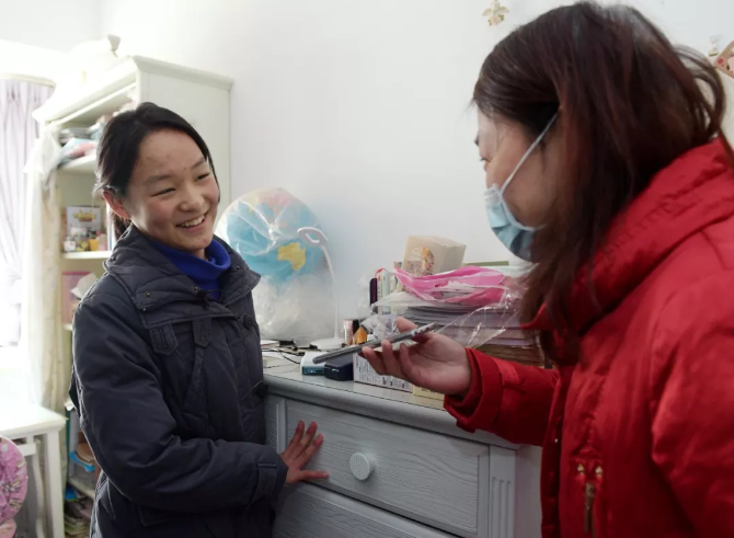 14岁女孩写给医生父亲的一封家书:“没有一个冬天不可逾越” 14岁女孩写给医生父亲的一封家书:“没有一个冬天不可逾越”