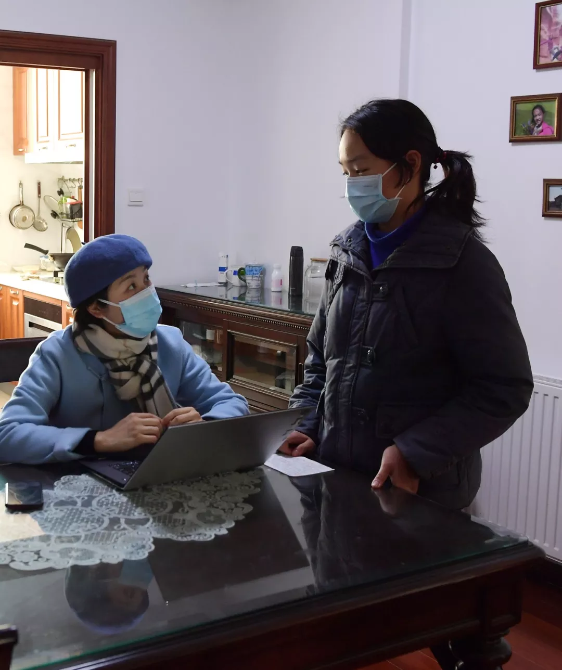 14岁女孩写给医生父亲的一封家书:“没有一个冬天不可逾越” 14岁女孩写给医生父亲的一封家书:“没有一个冬天不可逾越”