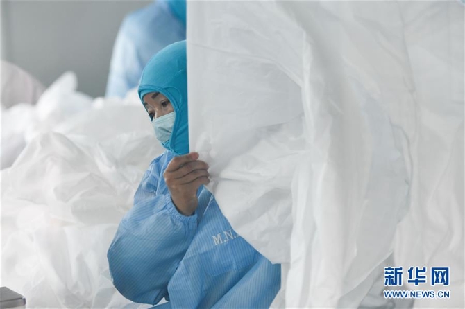 (在习近平新时代中国特色社会主义思想指引下——新时代新作为新篇章·习近平总书记关切事·图文互动)(1)打好防控“主动仗”——各地精准施策坚决遏制疫情蔓延