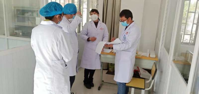 白衣“守护神” (6) 白衣“守护神” (6)