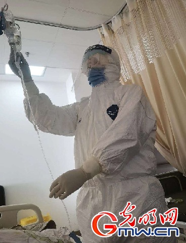 一线医护日记(30)“呼吸康复操得到了患者的好评!” 一线医护日记(30)“呼吸康复操得到了患者的好评!”