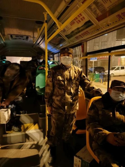  “硬核战士”杨东。王华摄