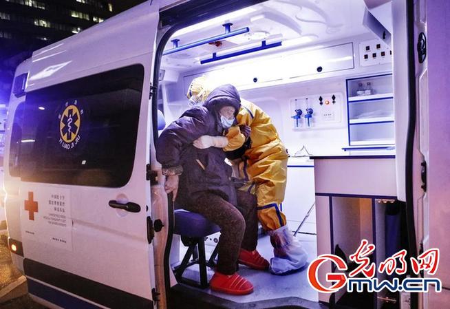 “疫”线90后救护转运队:做生命的摆渡人 “疫”线90后救护转运队:做生命的摆渡人