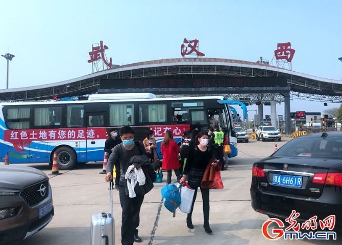 图片故事丨解封前的武汉有序重启,我们期待“你”光彩重生! 图片故事丨解封前的武汉有序重启,我们期待“你”光彩重生!