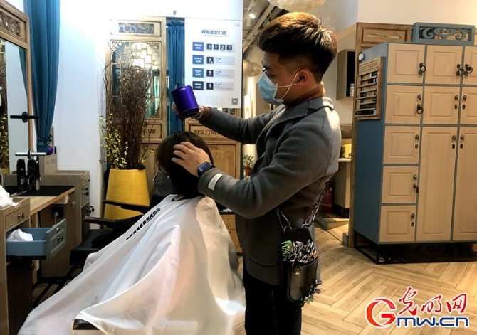 图片故事丨解封前的武汉有序重启,我们期待“你”光彩重生! 图片故事丨解封前的武汉有序重启,我们期待“你”光彩重生!