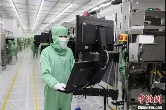 资料图:工人们身着防护设备,全副武装复工。<a target='_blank' href='http://www.chinanews.com/'>中新社</a>记者 王华 摄 资料图:工人们身着防护设备,全副武装复工。<a target='_blank' href='http://www.chinanews.com/'>中新社</a>记者 王华 摄