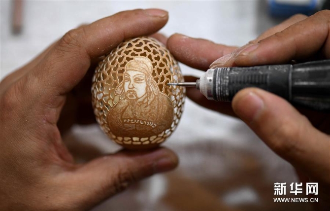 #(社会)(2)精美的蛋雕艺术