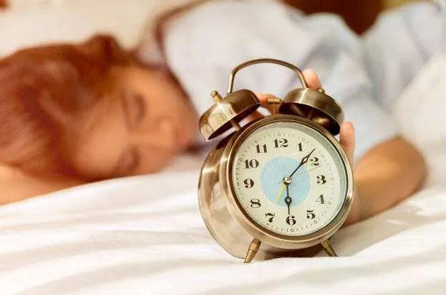 数据看中国｜刷视频、点外卖、买买买…看完中国人平凡的一天，欧洲网友却说：“羡慕不来”？