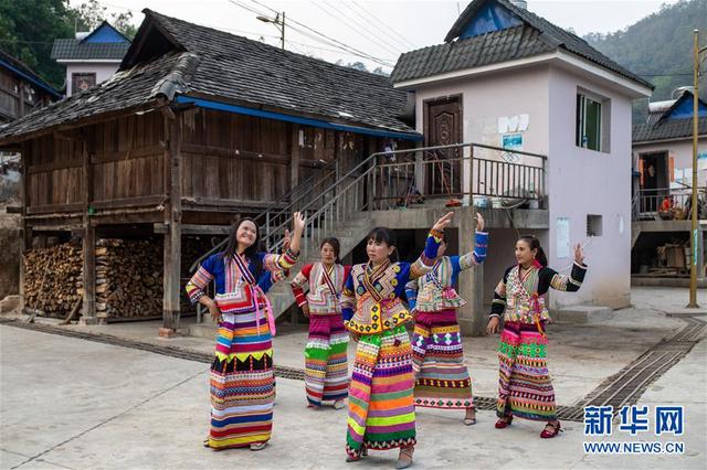 告别绝对贫困：云南拉祜山寨焕新颜1.jpg