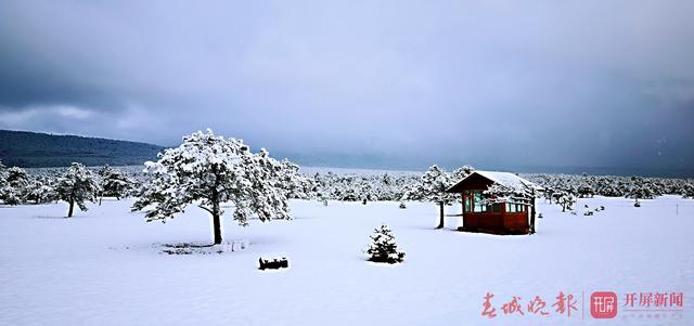玉龙雪山四月飘雪7.jpg