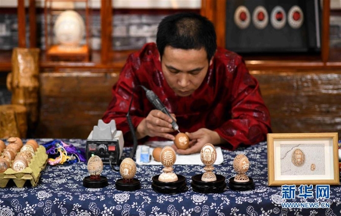 #(社会)(7)精美的蛋雕艺术