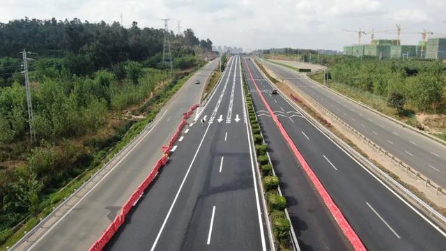 昆玉高速鸣泉至马金铺主线明早通车1.jpg