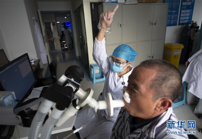 (健康)(11)护士节里忙碌的天使