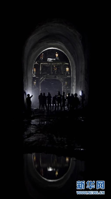 (在习近平新时代中国特色社会主义思想指引下——新时代新作为新篇章·习近平总书记关切事·图文互动)(7)新机遇、新引擎——重大工程重大项目建设新动向观察