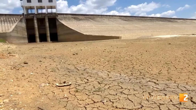 太平新城多小区停水,居民生活受影响,安宁组织应急供水