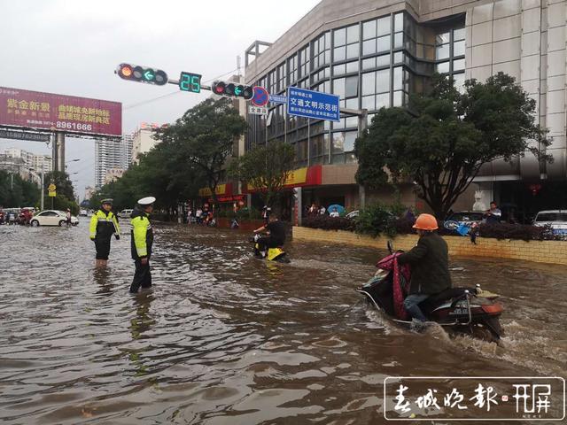  暴雨突袭宣威城