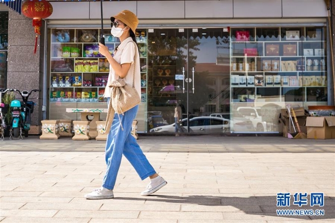 (国际疫情·XHDW)(2)老挝新冠患者清零后社会生活逐步恢复