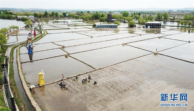 (在习近平新时代中国特色社会主义思想指引下——新时代新作为新篇章·习近平总书记关切事·图文互动)(1)让每一寸耕地都成为丰收的沃土——我国加强耕地保护推进“藏粮于地”