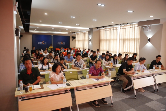 4.参训学员专心听讲 4.参训学员专心听讲