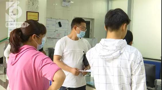 宣威一考生被同学用笔刺穿了眼睛3.jpg