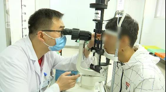 宣威一考生被同学用笔刺穿了眼睛5.jpg