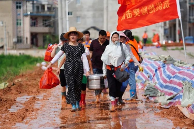 跳得了舞，抢得了险！这绝对是“乘风破浪的姐姐”！