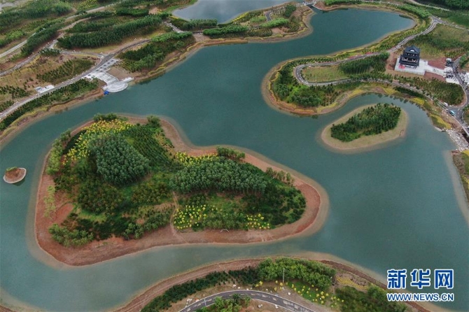 (社会)(3)西宁园博园开园迎客