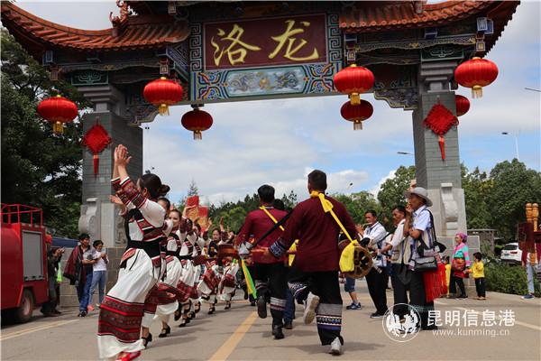 图4 洛龙社区先后荣获昆明市、呈贡区“民族团结进步创建示范单位”。