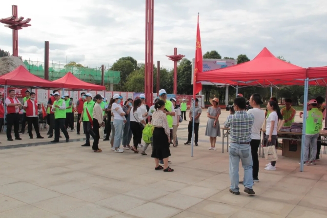 捡烟头换礼品啦!晋宁区开展“烟头不落地·春城更美丽”—烟头兑换活动2.webp 捡烟头换礼品啦!晋宁区开展“烟头不落地·春城更美丽”—烟头兑换活动2.webp