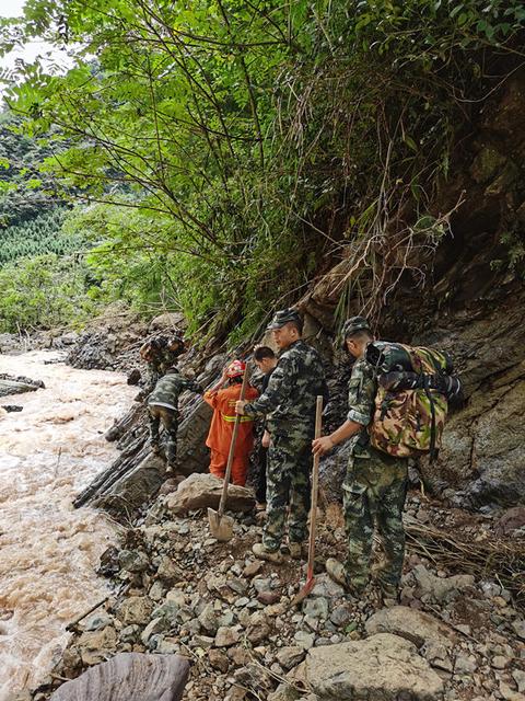 云南盐津发生山体滑坡致2人死亡3人失联2.jpg