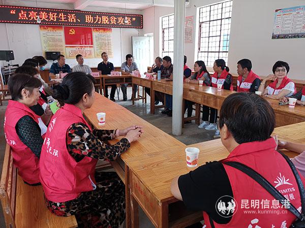 捐赠仪式现场 陈思伊摄 (2)