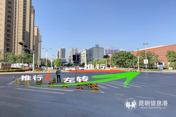 不需二次推行只需等待左转灯即可左转。记者合宇聪摄