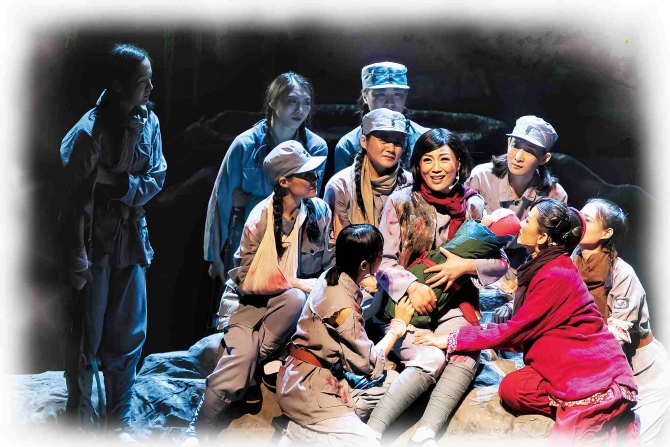 民族歌剧《沂蒙山》(临沂版)剧照 (临沂市文化和旅游局供图) 民族歌剧《沂蒙山》(临沂版)剧照 (临沂市文化和旅游局供图)
