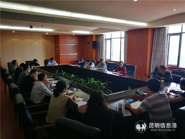李若青副校长召集教务处党支部成员和其他相关人员召开政治建设和党风廉政建设教育专题会