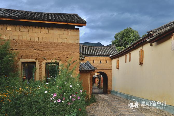 5南寨门——寺登街的神圣护卫张玉玲摄