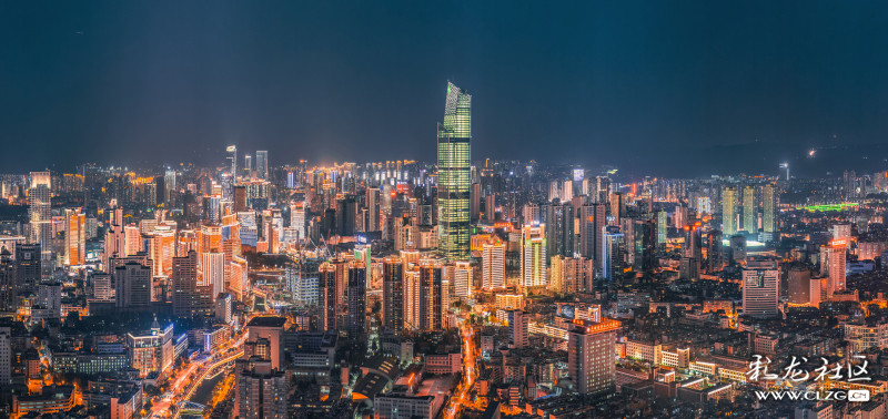 18大悦城楼顶瞰昆明市中心全景