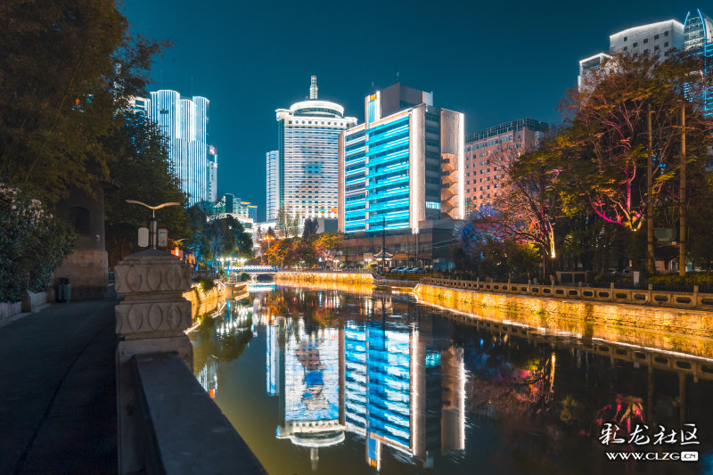35盘龙江夜景