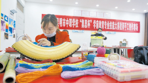 选手们在比拼技能。 记者蔡晓磊摄影