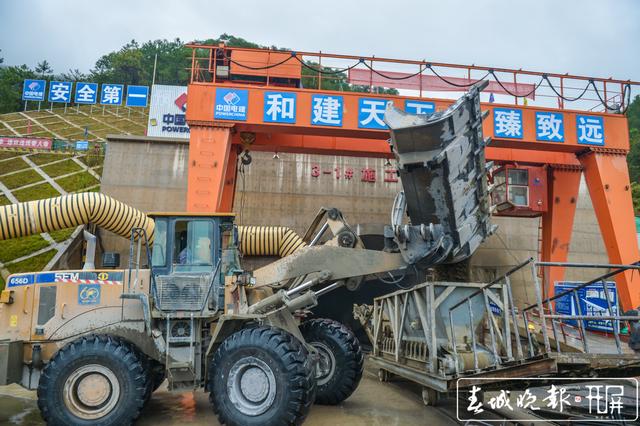 走进滇中引水最长深埋隧洞“香炉山”8.jpg
