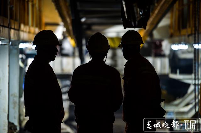 走进滇中引水最长深埋隧洞“香炉山”7.jpg