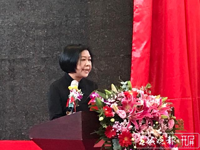 重42.6吨!世界上“最大紧压茶”落户云南腾冲