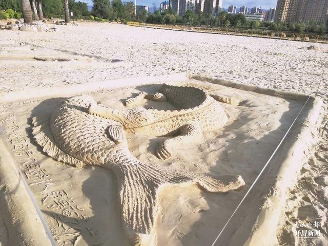 玉溪有位“沙雕爷爷” 记者 李春丽 摄