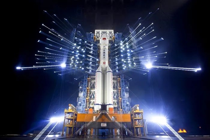 蓄势待发的“胖五” 蓄势待发的“胖五”