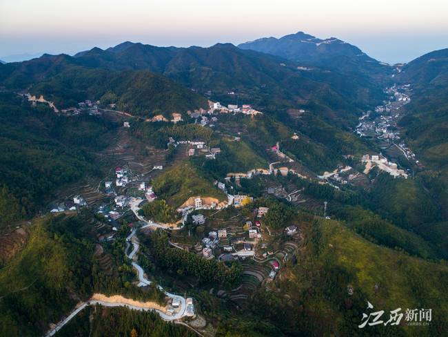 【中国的脱贫智慧】深山蝶变