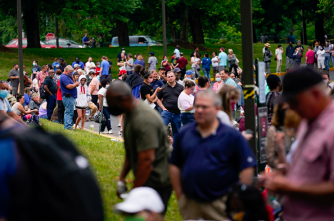 “毒瘤”壮大、阶层裂变、政府失能……愤怒的美国靠什么自愈?