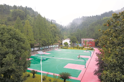 乡村薄弱校如何“向死而生” 乡村薄弱校如何“向死而生”