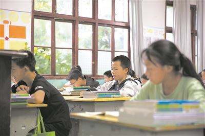 乡村薄弱校如何“向死而生” 乡村薄弱校如何“向死而生”