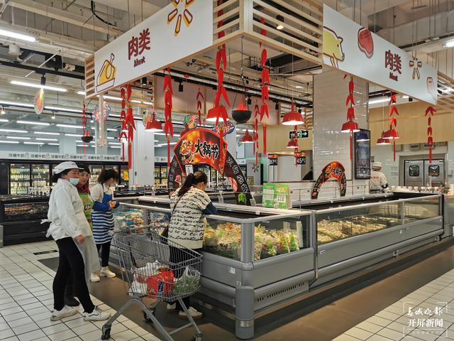 昆明速冻食品曾暴涨500%，“单身”和“懒宅”最爱（春城晚报-开屏新闻记者 李赛 摄影报道）