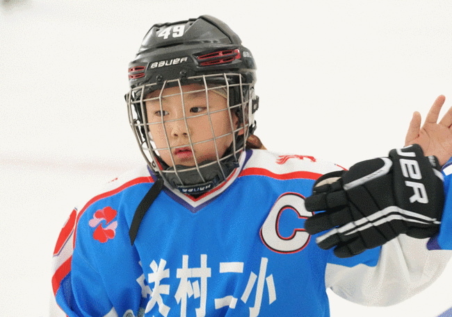 和习爷爷“撞肩”的冰雪男孩,长大了!